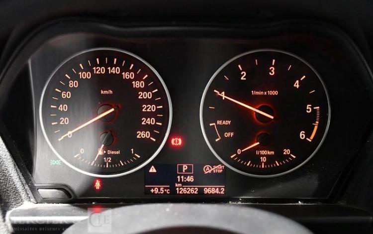 BMW SERIE 1 116 D 1,5 115 LOUNGE BVA GRIS EL-564-PV