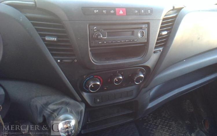 IVECO 35-120 BENNE DOUBLE CABINE ROUGE EN-027-FN