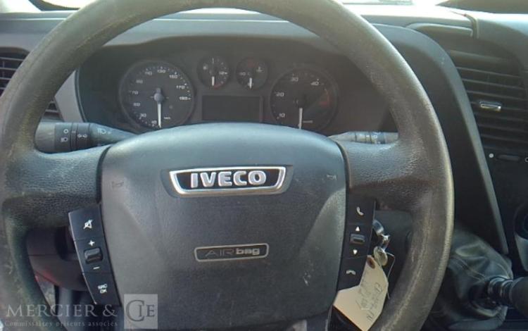 IVECO 35-120 BENNE DOUBLE CABINE ROUGE EN-027-FN