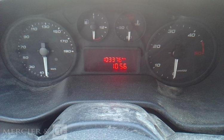 IVECO 35-120 BENNE DOUBLE CABINE ROUGE EN-027-FN