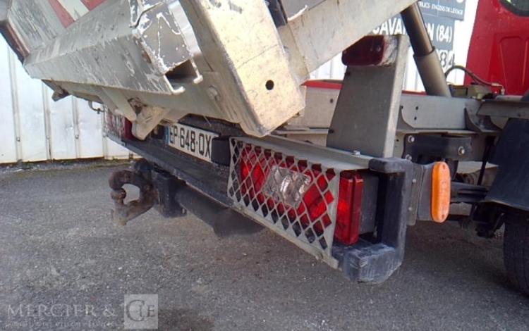 FORD TRANSIT BENNE DOUBLE CABINE ROUGE EP-648-QX