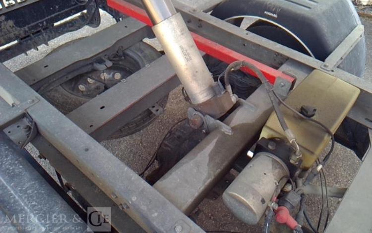 FORD TRANSIT BENNE DOUBLE CABINE ROUGE EP-648-QX