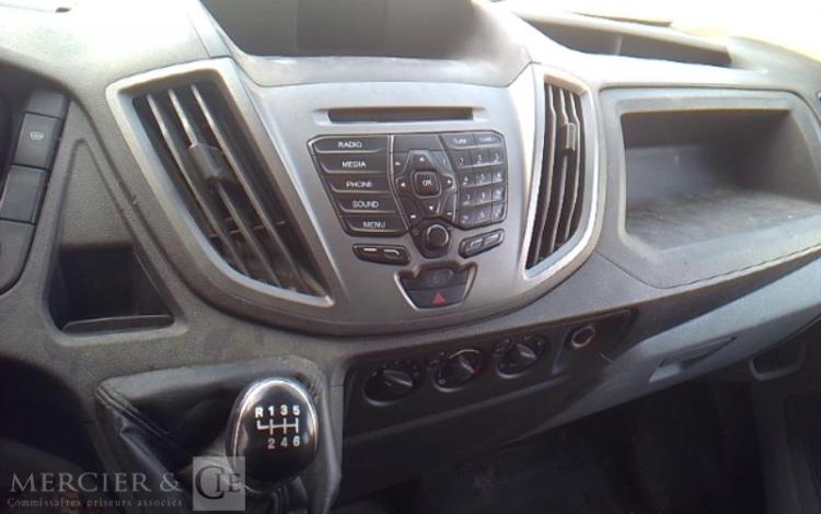 FORD TRANSIT BENNE DOUBLE CABINE ROUGE EP-648-QX