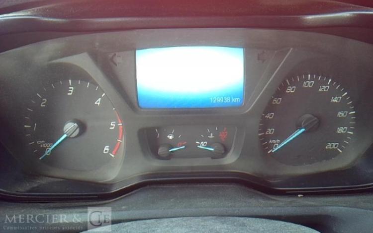 FORD TRANSIT BENNE DOUBLE CABINE ROUGE EP-648-QX