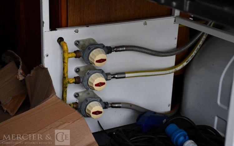 RENAULT FOOD TRUCK FOURGON 2.3 DCI 130 35 L3H2 BLANC EP-924-NH