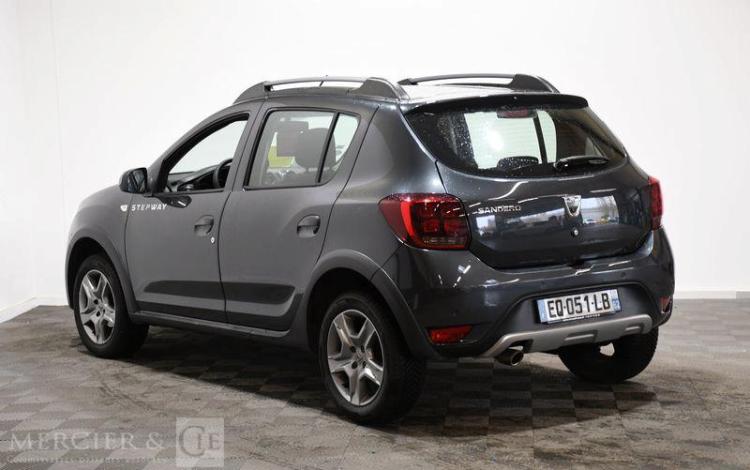 DACIA SANDERO 0,9 TCE 90CH STEPWAY NOIR EQ-051-LB