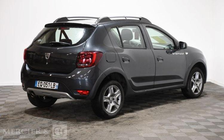 DACIA SANDERO 0,9 TCE 90CH STEPWAY NOIR EQ-051-LB
