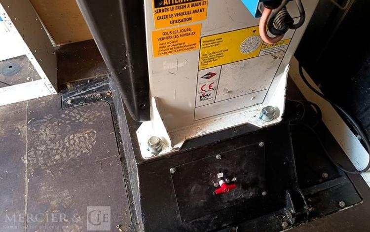 RENAULT MASTER AVEC NACELLE VERSALIFT ETL32-125 12A14M  ET-155-RJ
