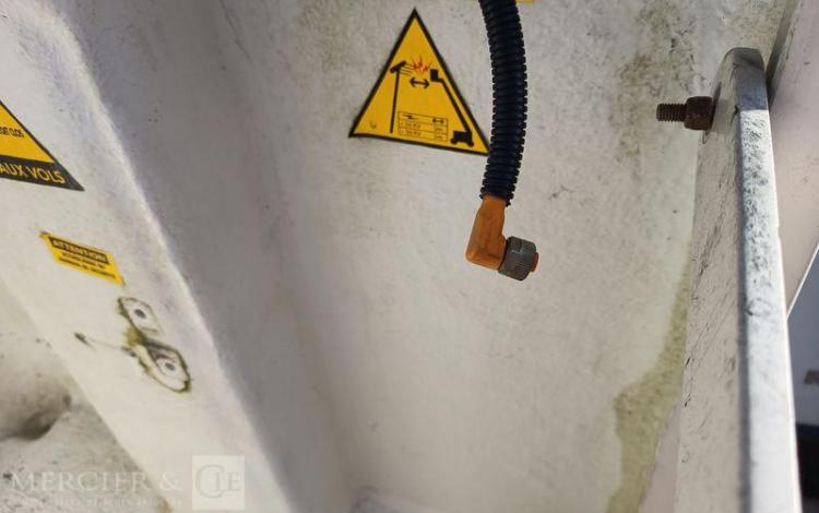 RENAULT MASTER AVEC NACELLE VERSALIFT ETL32-125 12A14M  ET-155-RJ