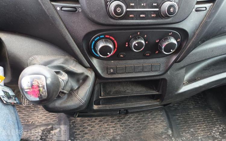 IVECO DAILY 35C12 BENNE AVEC COFFRE ACIER DIESEL – 162888 KMS – ANNEE 2018 ROUGE EW-901-XS