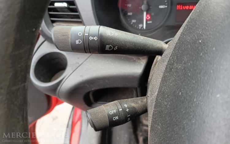 IVECO DAILY 35C12 BENNE AVEC COFFRE ACIER DIESEL – 162888 KMS – ANNEE 2018 ROUGE EW-901-XS