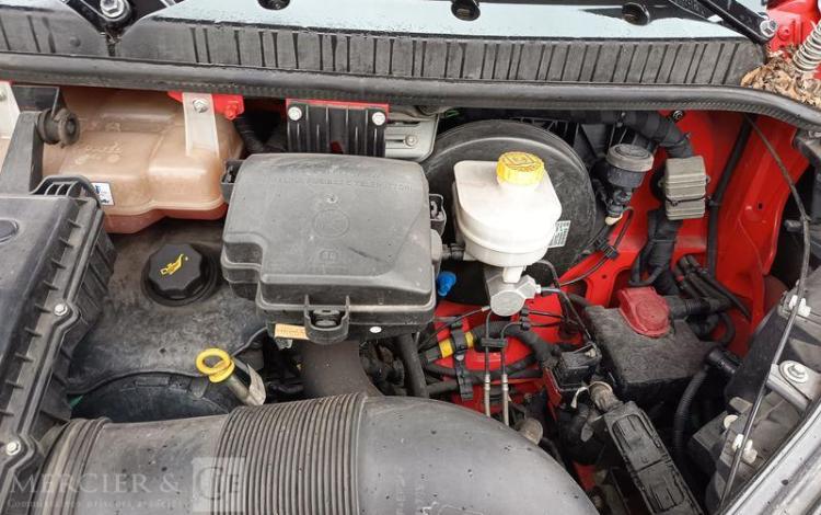 IVECO DAILY 35C12 BENNE AVEC COFFRE ACIER DIESEL – 162888 KMS – ANNEE 2018 ROUGE EW-901-XS