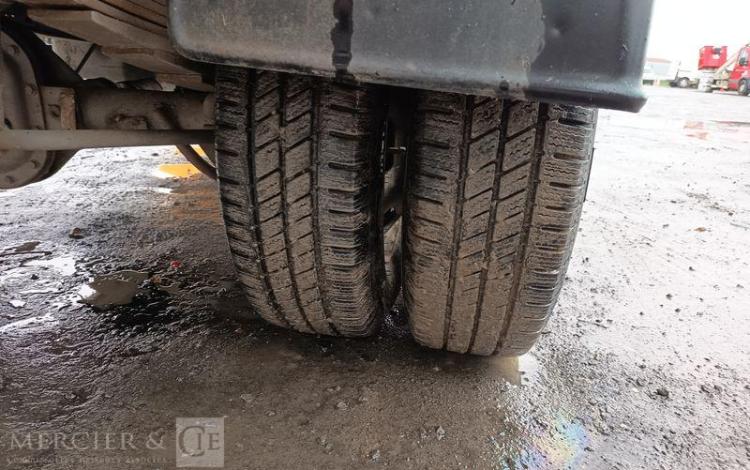 IVECO DAILY 35C12 BENNE AVEC COFFRE ACIER DIESEL – 162888 KMS – ANNEE 2018 ROUGE EW-901-XS