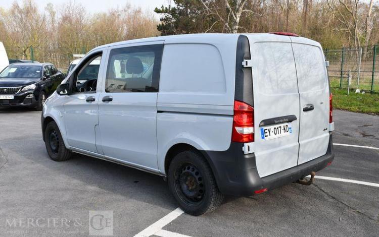 MERCEDES VITO DBLE CAB 119 CDI 4X4 BVA GRIS EY-017-KD