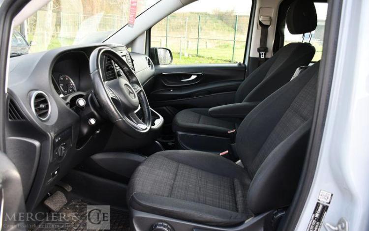 MERCEDES VITO DBLE CAB 119 CDI 4X4 BVA GRIS EY-017-KD