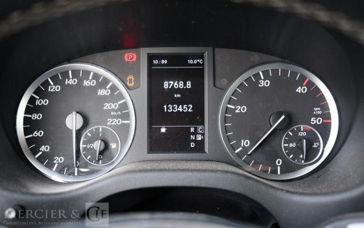 MERCEDES VITO DBLE CAB 119 CDI 4X4 BVA GRIS EY-017-KD