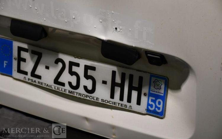 CITROEN BERLINGO TAILLE M CLUB BLUEHDI 100CH ETG6
 BLANC EZ-255-HH
