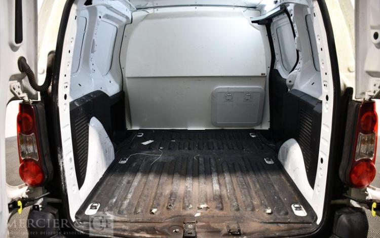 CITROEN BERLINGO TAILLE M CLUB BLUEHDI 100CH ETG6
 BLANC EZ-532-HH