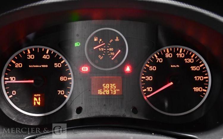 CITROEN BERLINGO TAILLE M CLUB BLUEHDI 100CH ETG6
 BLANC EZ-532-HH