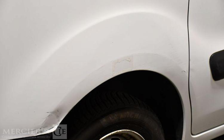 CITROEN BERLINGO TAILLE M CLUB BLUEHDI 100CH ETG6
 BLANC FA-159-JQ