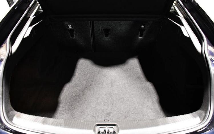 OPEL INSIGNIA GRANDSPORT 1,5 T 165 INNOVATION VIOLET FB-179-MB