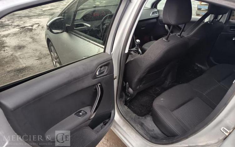 PEUGEOT 208 1.5 BLUEHDI 100 ALLURE BUSINESS GRIS FB-790-WX