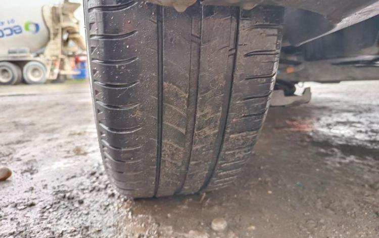 PEUGEOT 208 1.5 BLUEHDI 100 ALLURE BUSINESS GRIS FB-790-WX