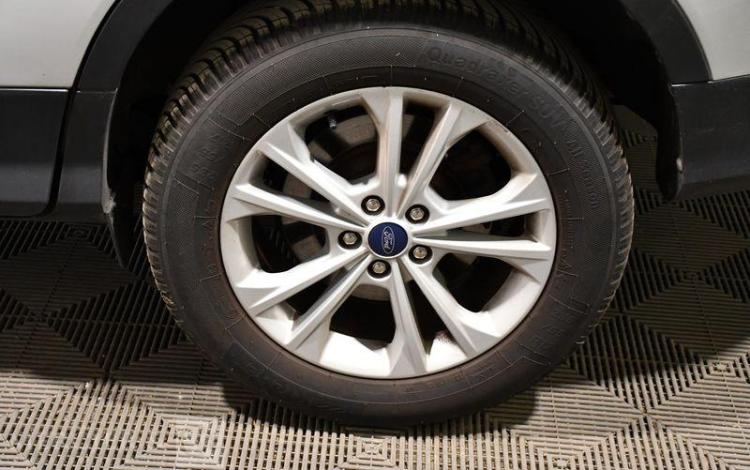 FORD KUGA 1,5 TDCI 120 TITANIUM GRIS FC-036-ZX