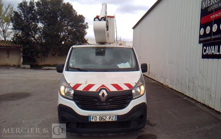 RENAULT TRAFIC NACELLE SUR VL 9M 896H  L1H1 1200 120CH GD CONFORT BLANC FD-062-PZ
