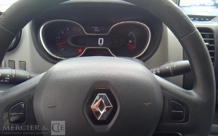 RENAULT TRAFIC NACELLE SUR VL 9M 896H  L1H1 1200 120CH GD CONFORT BLANC FD-062-PZ