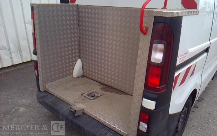 RENAULT TRAFIC NACELLE SUR VL 9M 896H  L1H1 1200 120CH GD CONFORT BLANC FD-062-PZ