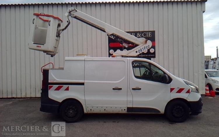 RENAULT TRAFIC NACELLE SUR VL 9M 896H  L1H1 1200 120CH GD CONFORT BLANC FD-062-PZ