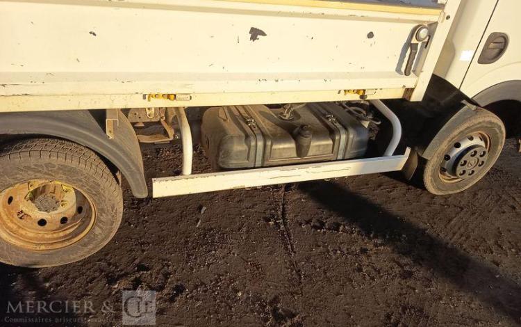 NISSAN NT400 CABSTAR 3,0 TD 16V 130ch AVEC BENNE – DIESEL – 71136 KMS – ANNEE 2019 BLANC FD-097-GH