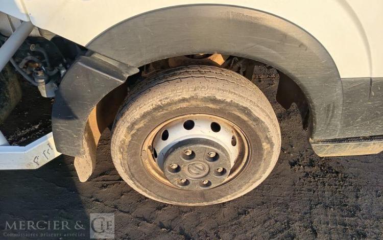 NISSAN NT400 CABSTAR 3,0 TD 16V 130ch AVEC BENNE – DIESEL – 71136 KMS – ANNEE 2019 BLANC FD-097-GH