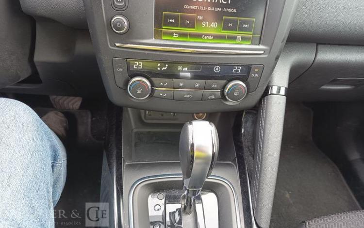 RENAULT KADJAR 1,2 TCE 130 ENERGY INTENS EDC BLANC FD-884-HT