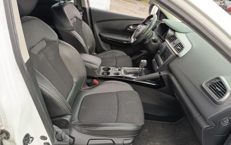 RENAULT KADJAR 1,2 TCE 130 ENERGY INTENS EDC BLANC FD-884-HT