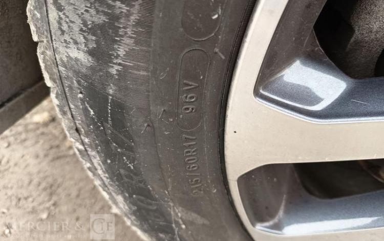 RENAULT KADJAR 1,2 TCE 130 ENERGY INTENS EDC BLANC FD-884-HT