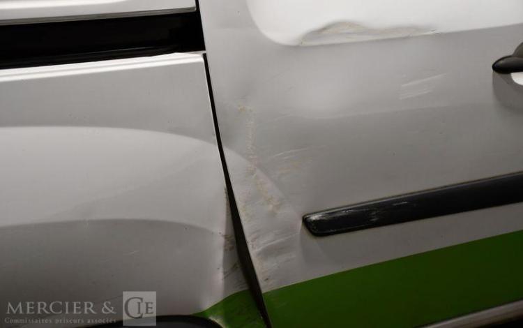 RENAULT KANGOO BLANC FE-316-JR