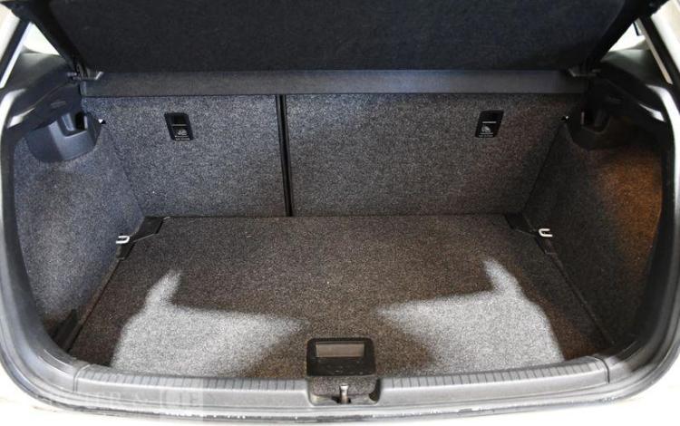 VOLKSWAGEN POLO 1.6 TDI 95ch CONFORT LINE BUSINESS BLANC FE-695-BZ