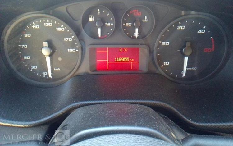 IVECO 35-140 FOURGON BLANC FF-395-CY