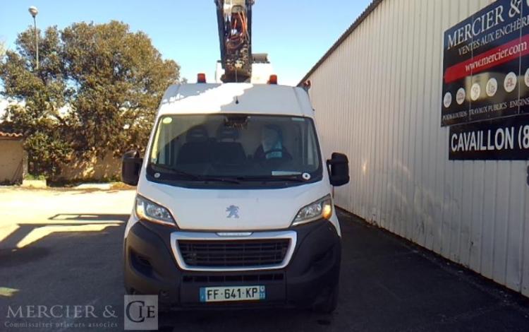 PEUGEOT BOXER NACELLE SUR VL KLUBB  K38P 14M 2334H L2H2 335 130CH PREMIUM BLANC FF-641-KP