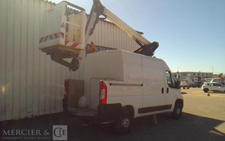 PEUGEOT BOXER NACELLE SUR VL KLUBB  K38P 14M 2334H L2H2 335 130CH PREMIUM BLANC FF-641-KP