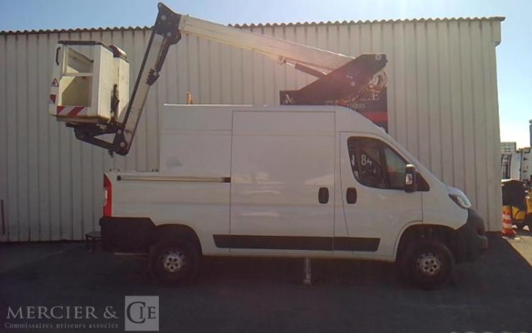 PEUGEOT BOXER NACELLE SUR VL KLUBB  K38P 14M 2334H L2H2 335 130CH PREMIUM BLANC FF-641-KP