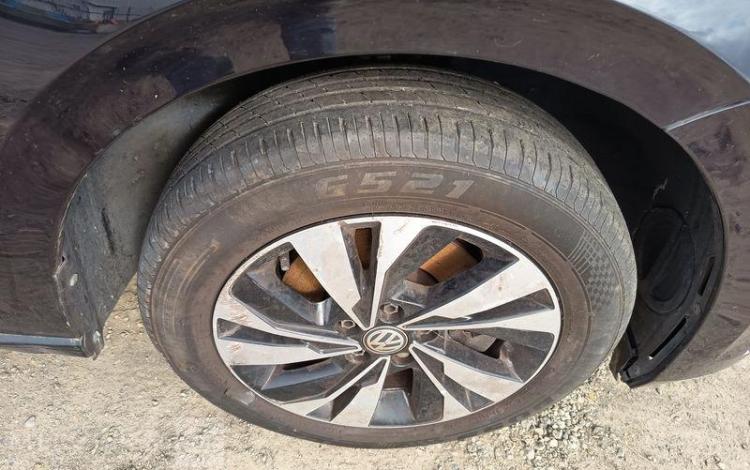 VOLKSWAGEN POLO 1,6 TDI 95 NOIR FF-873-AL