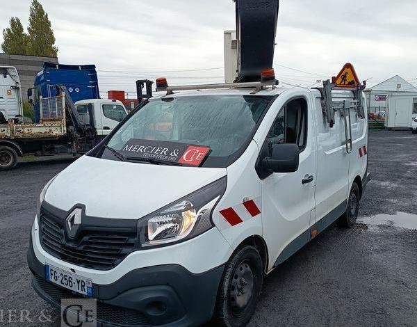 RENAULT TRAFIC 1,6 DCI 16V ENERGY DIESEL AVEC NACELLE KLUBB K21 – 9 M – 1201 HEURES BLANC FG-256-YR