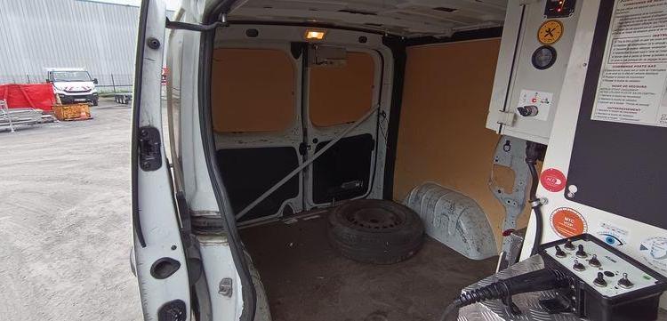 RENAULT TRAFIC 1,6 DCI 16V ENERGY DIESEL AVEC NACELLE KLUBB K21 – 9 M – 1201 HEURES BLANC FG-256-YR