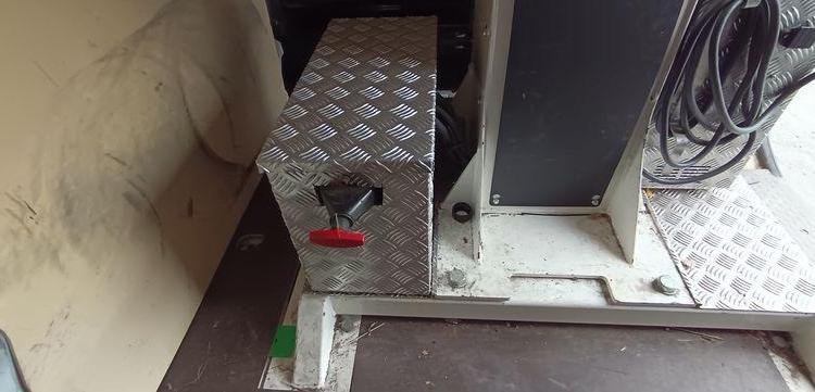 RENAULT TRAFIC 1,6 DCI 16V ENERGY DIESEL AVEC NACELLE KLUBB K21 – 9 M – 1201 HEURES BLANC FG-256-YR