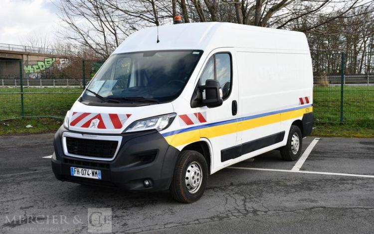 PEUGEOT BOXER FOURGON 335 2.0 BLUEHDI 130cv L2H2 PREMIUM PACK BLANC FH-074-WM