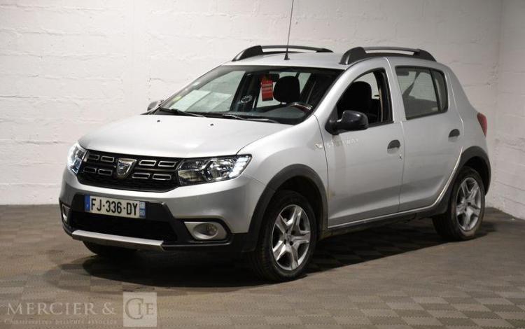 DACIA SANDERO STEPWAY BLUE DCI 95 GRIS FJ-336-DY