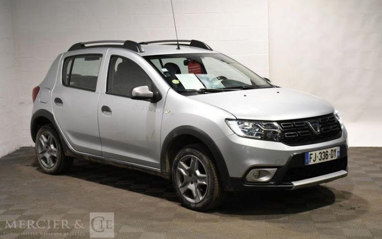 DACIA SANDERO STEPWAY BLUE DCI 95 GRIS FJ-336-DY